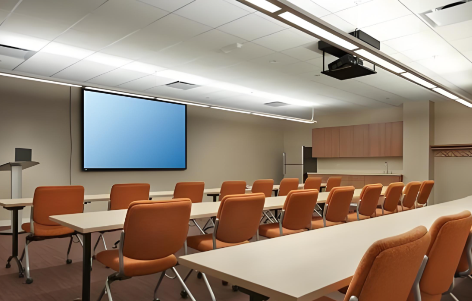 学校教室装了“吊麦”后，老师们的嗓子终于得救了